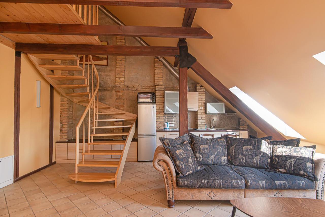 Spacious 2-Bedroom Apartment With Sauna In Vilnius Old Town By Urban Rent Exterior foto