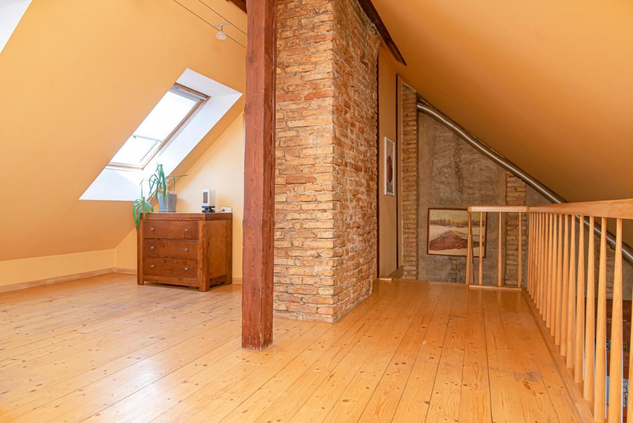 Spacious 2-Bedroom Apartment With Sauna In Vilnius Old Town By Urban Rent Exterior foto
