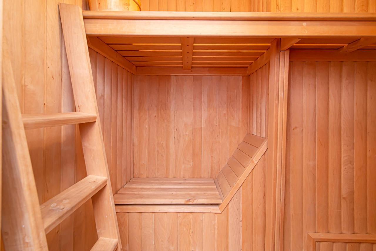 Spacious 2-Bedroom Apartment With Sauna In Vilnius Old Town By Urban Rent Exterior foto
